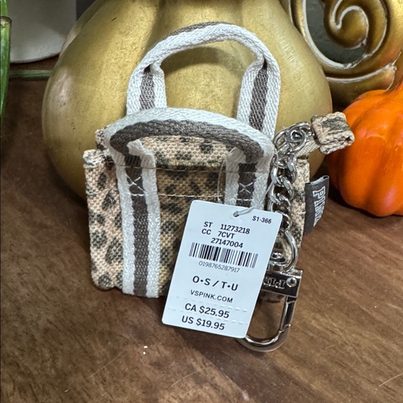 Pink vs Leopard Print bag charm - Picture 7 of 8
